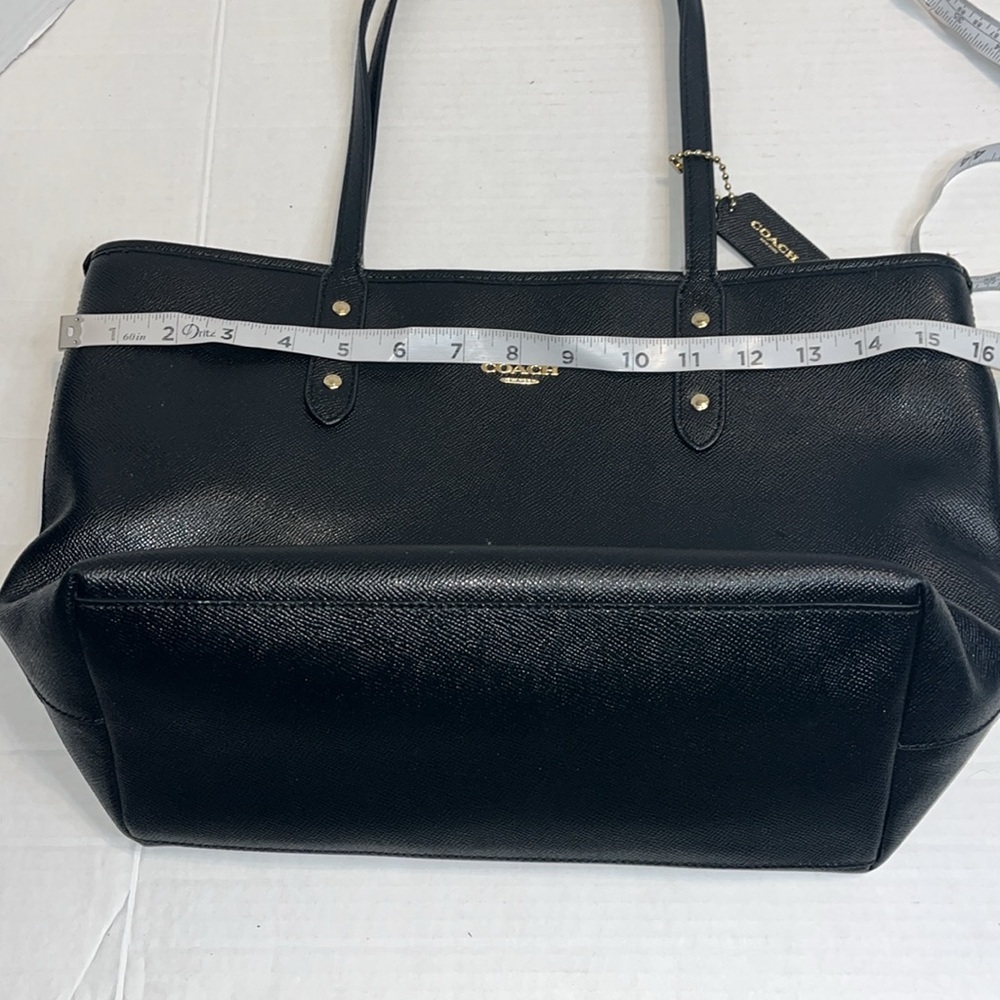 Coach-Black-city, zip, cross,grain Leather purse,gold accents, shoulder,Tote Bag - Picture 14 of 16